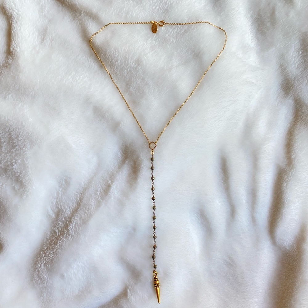 Necklace with bead drop